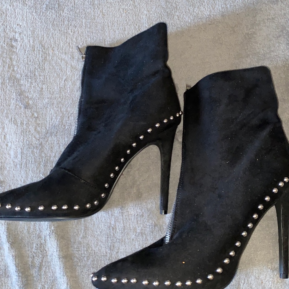 Woman’s ankle bootie